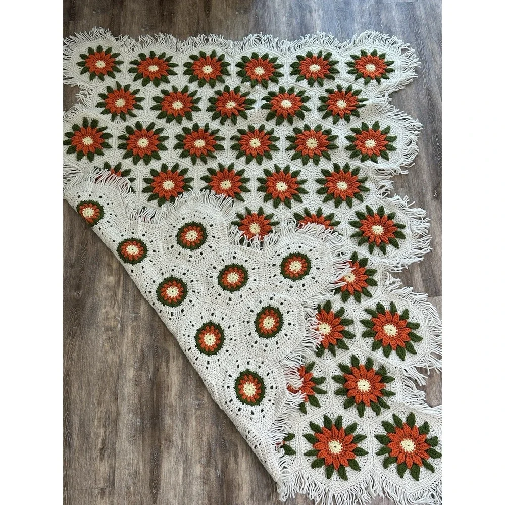 Vintage Handmade Crochet Blanket Poinsettia Flower Red White 3D Fringe